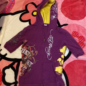 Rare ed hardy - Super fin ed hardy tröja i storlek s. Jag har xs men den passar bra på mig.💗