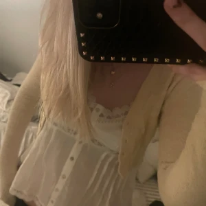 Söt Bolero! - Jättesöt bolero, endast använd fåtal gånger. Skriv gärna för fler frågor💕