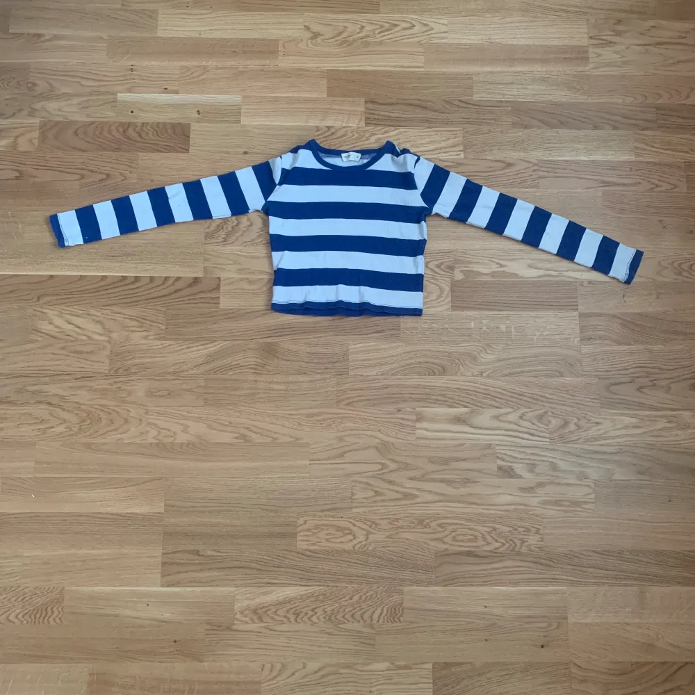 En superfin tröja från lager 157.❤️ 13 kr för frakt.💞. Tröjor & Koftor.