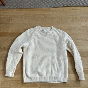 Stickad tröja - Säljer min brors tröja då han inte använder den längre, gott skick😇