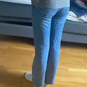 Raka jeans