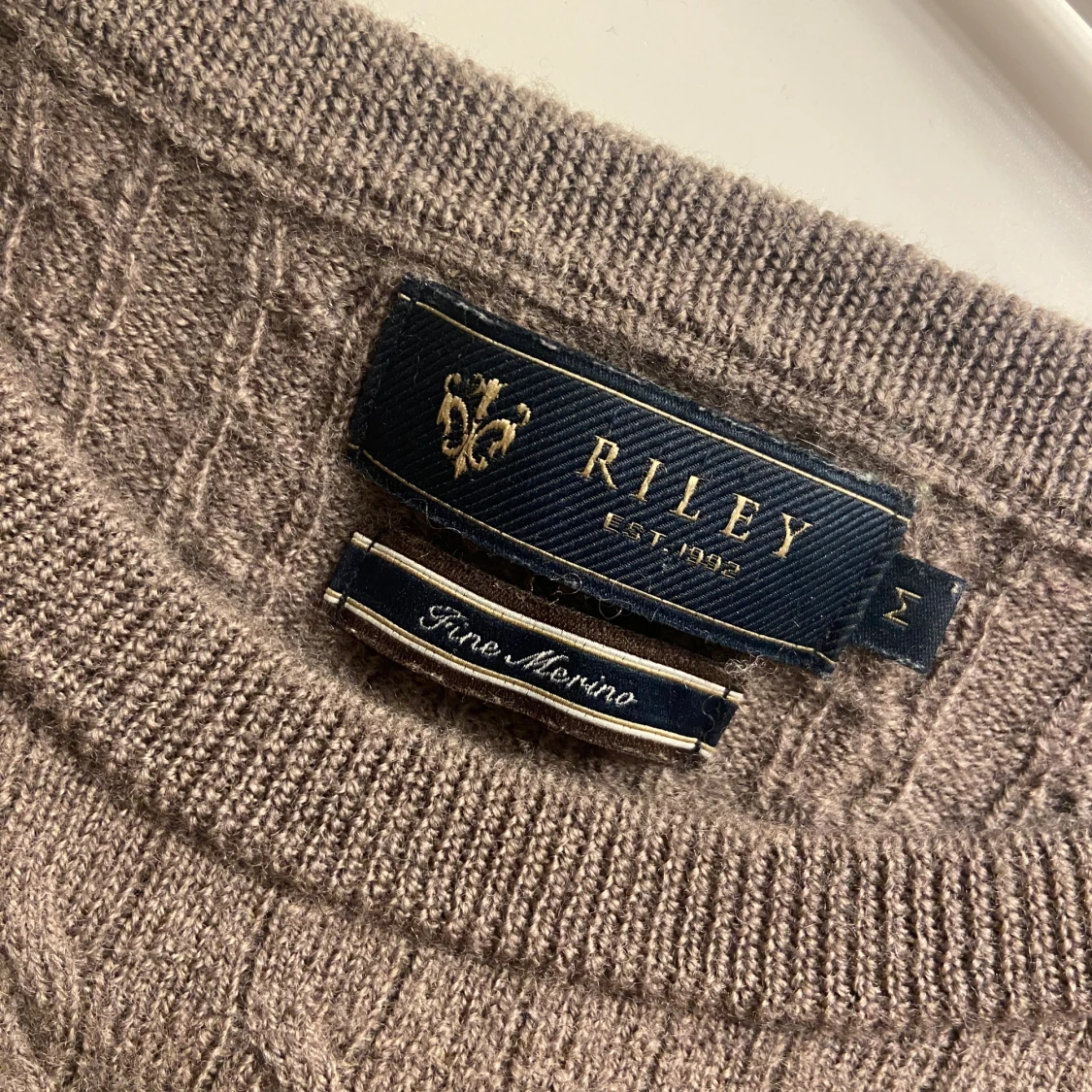 Brun kabelstickad tröja från Riley! - 91