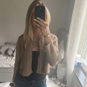 Super söt stickad kofta - Stickad kofta från zara perfekt nu till sommarkvällar när det blir lite kyligare💕💕