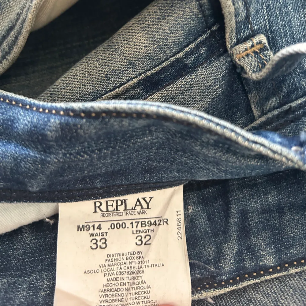 Replay Jeans i toppskick. Jeansen är i bra skick samt i mycket bra material. Storlek: 33:32. Jeans & Byxor.