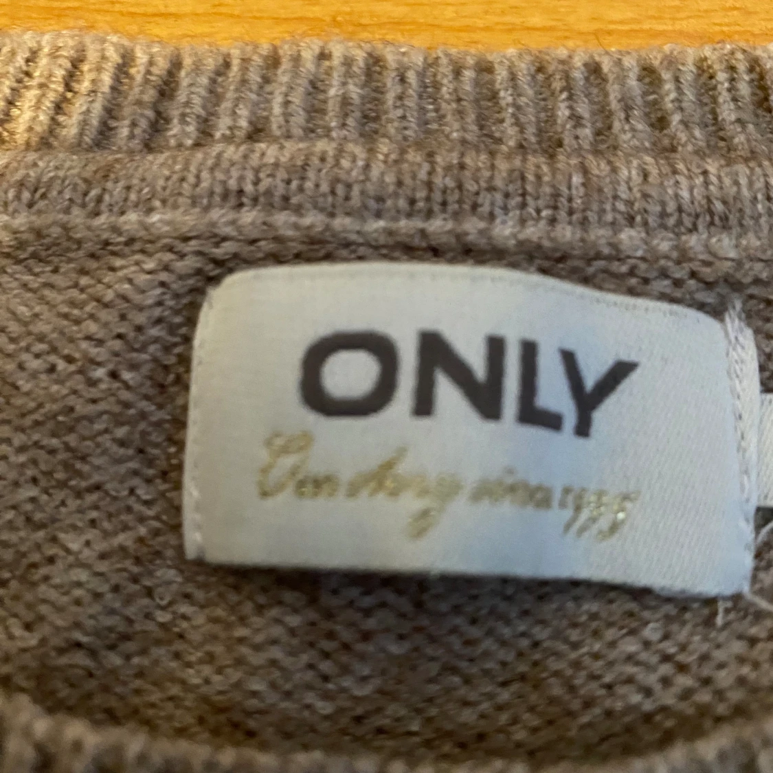 Stickad tröja  - 91