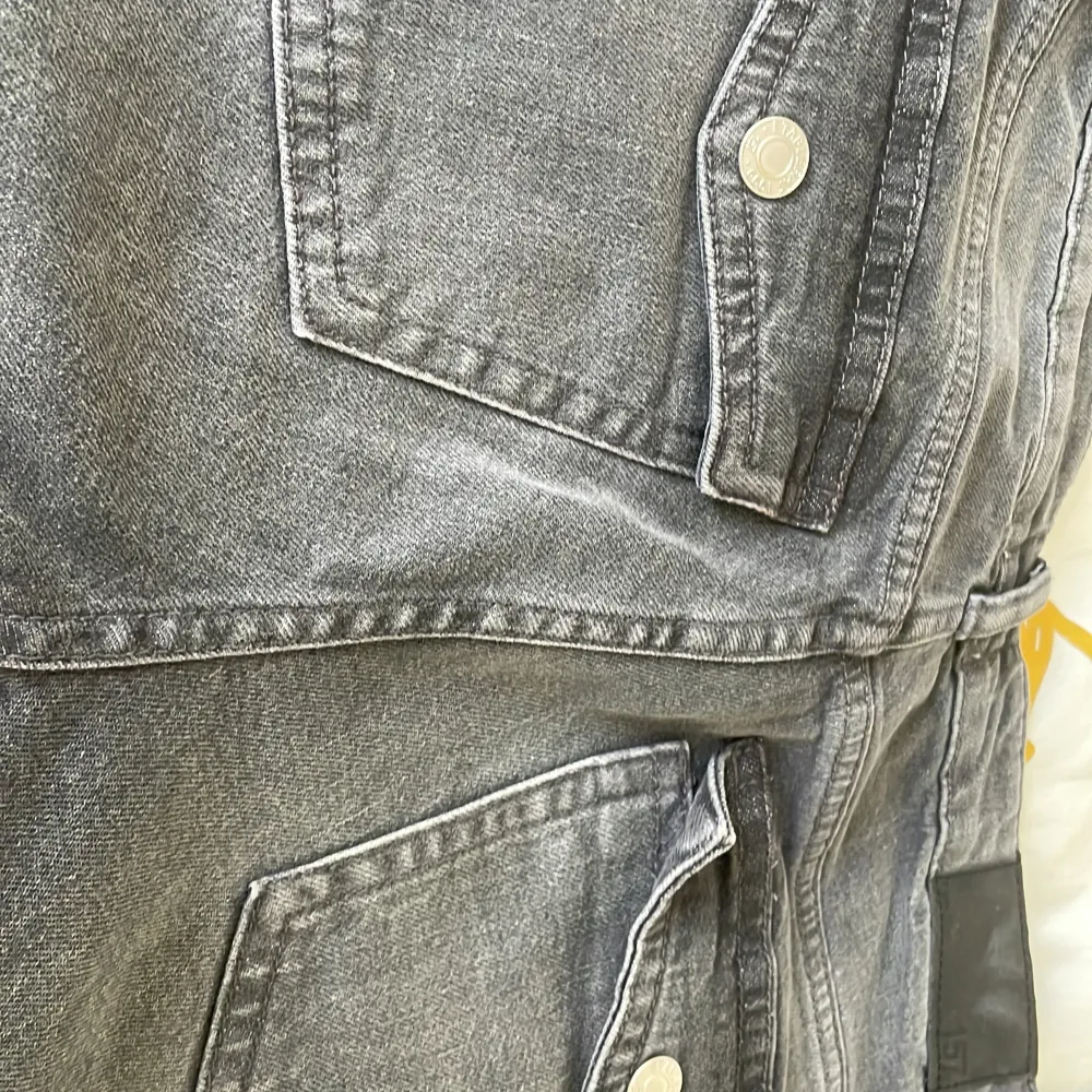 90’S boot jeans från lager 157. Är i rätt så bra skick och är i storlek s. Jeans & Byxor.