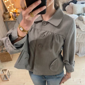 Kappa - SUPER snygg värkligen, passar perfekt som vårjacka!!