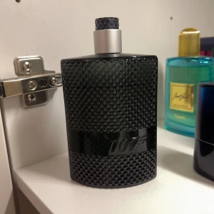 James bond 007 parfym - En klassiker från 007 linjen.  Passar perfekt till dig som går i skolan och vill lukta fräscht i korridoren💣 Nypris: 599kr Mitt pris: 150