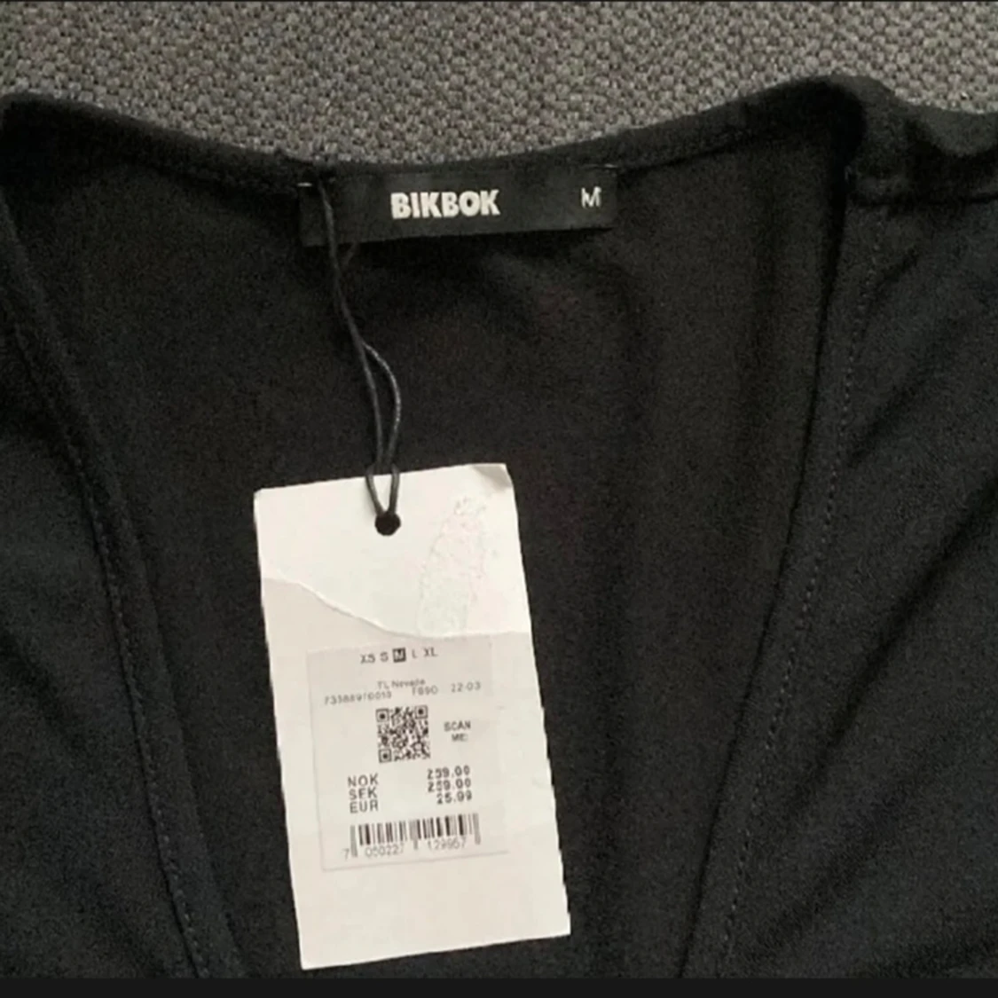 Svart långärmad tröja  - 91