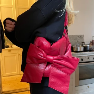 Säljer min superfina väska ❤️‍🔥 - Sååå fin nu till i vår och rymmer mycket🥰