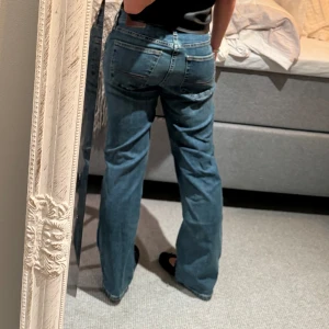 Straight jeans  - Snygga straight jeans ifrån Hollister, aldrig använda- endast testade. Storlek: W30 L30 