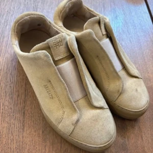 arigato skor - säljer dessa då dem var försmå, köpte på plick!❤️