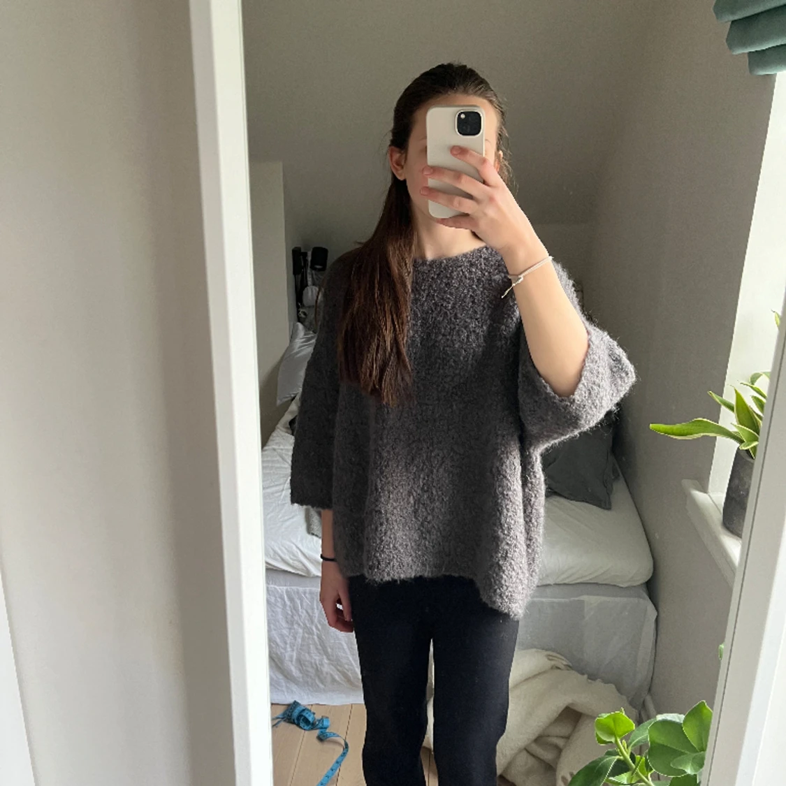 Grå stickad t-shirt - 90