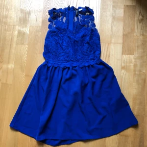 H&M klänning - H&M klänning fint skick. 