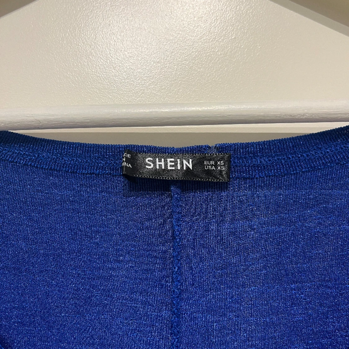 Blå glittrig klänning - 90