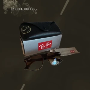 Ray-Ban Boyfriend  - Ray-Ban Boyfriend, all og medföljer, storlek 56 standard storlek, skick: 10/10. Nypris: 1300kr mitt pris: 1099kr  Färg brun 