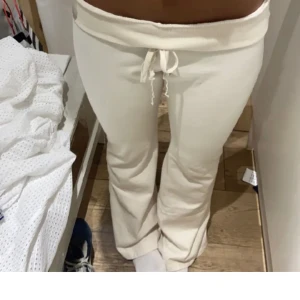 Brandy Melville byxor - ONESIZE, oanvända. Har en annan annos med mer info❤️ byxorna finns kvar så bara trycka på ”köp nu”🫶🏽