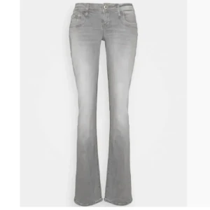 Ltb jeans - Säljer dessa populära gråa Ltb jeansen i modellen ’valerie’, pga att de inte kommer till användning, de är endast använda ett fåtal gånger! Skriv för fler bilder💕
