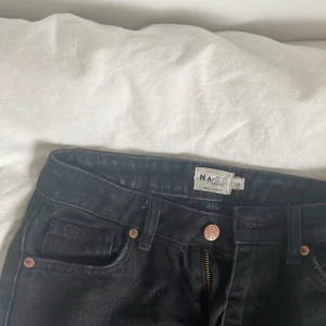 Svarta jeans  - Säljer mina jeans från nakd! 🫶