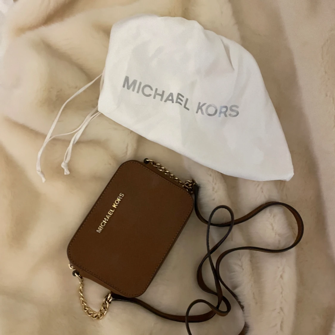MICHAEL KORS väska 