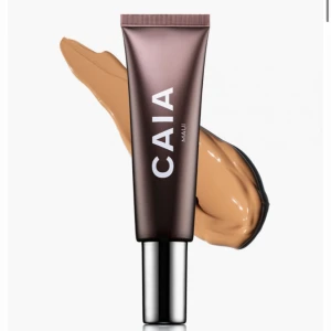 Caia bronzer - Caia Bronzer i färgen Maui. Användt ungefär 3 gånger. Så typ helt full. Jätte fin!💞Använder den inte för tyckte inte den passade på mig.Därför jag säljer den. Köpte den för 295kr💞