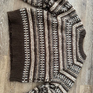 Stickad tröja - Bra skick Andvänd få gånger Från only 