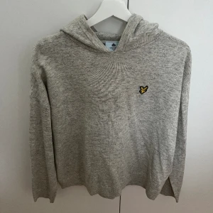 Lyle & scott tröja - Tröja i ull från Lyle & Scott, aldrig använd.