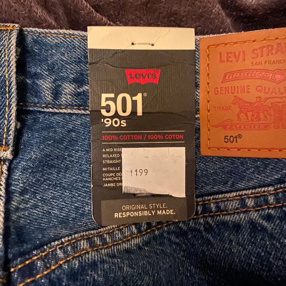 Säljer mina helt nya levis jeans 501, 90s. Storlek W27 L32 Endast testade, nypris 1199kr.. Jeans & Byxor.