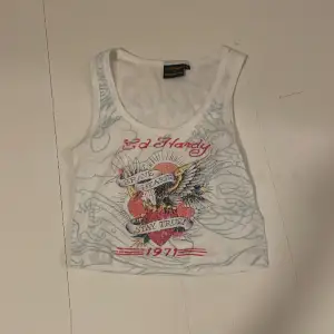 Fin Ed Hardy topp från Urban Outfitters, tyvärr inte min stil längre 