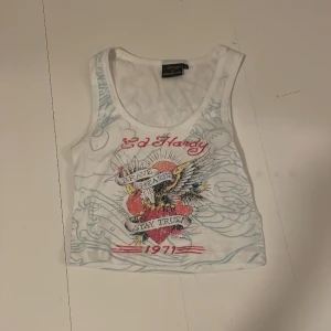 Ed Hardy Topp - Fin Ed Hardy topp från Urban Outfitters, tyvärr inte min stil längre 