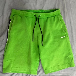 Boss shorts - Boss shorts i storlek L. Väldigt fina och i bra skick. 9/10