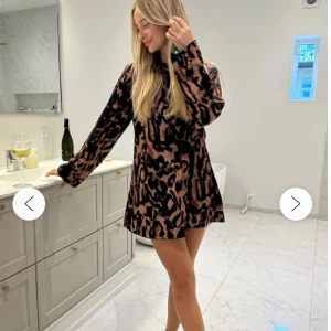 Klänning  - Klänning från BYIC i strl M, nypris 600:- lappen finns kvar bara testad. Säljer för 250:- 🖤🤎