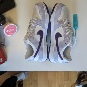 Replica Nike Dunk Low Purple Pulse Storlek EUR 43 Helt ny aldrig använd.