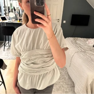 Zara topp  - Topp från Zara