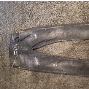 Dondup jeans - Dondup jeans, skick 9/10. Sitter bra på mig som är 182cm och väger 68kg. Nypris 2900, köpta på United Fashion i göteborg.