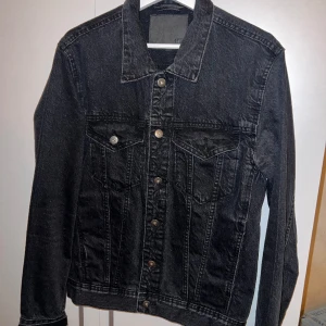 Jeans jacka Lager 157 - Använder ej längre, men den är i bra sick 