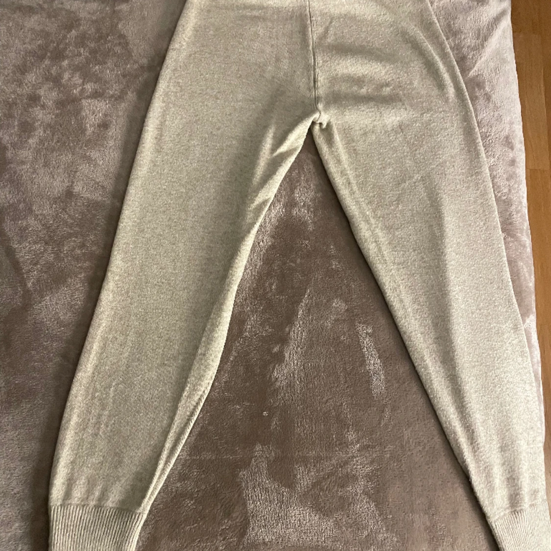 Gråa mjukisbyxor - 90