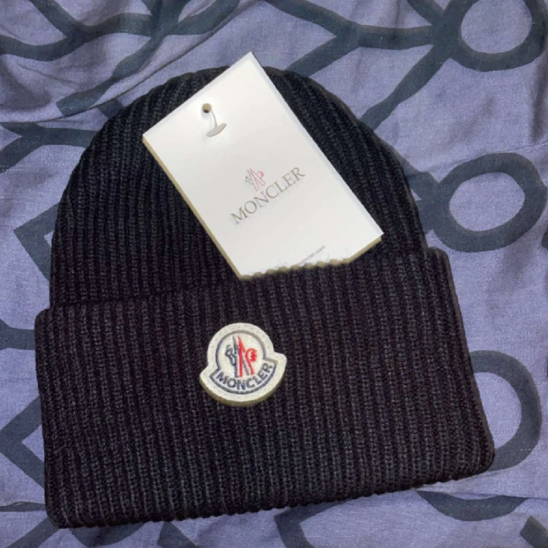 Svart Moncler mössa - 90