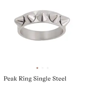 Silver ring från Edblad. Helt ny, säljer pga att det är fel storlek för mig. 