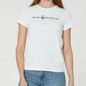 Sail racing t-shirts  - 2 stycken t-shirts ifrån sail racing En vit (storlek 160) en i mörkblå(storlek 170) 💙🤍 Båda är äkta och i nyskick!! Säljer för 100kr/st😃 Nypris 340kr/st 