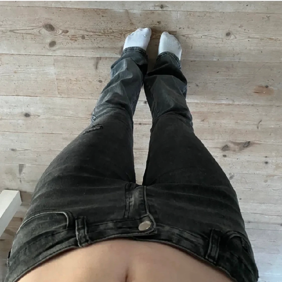 Utsvängda gråa jeans - 90