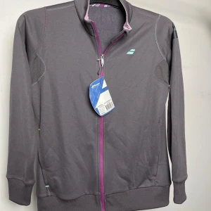 Babolat träningströja  - Ny träningströja. Storlek: 158/164 12-14 år, flicka. Babolat.  Hämtas i Torslanda annars fraktar jag.