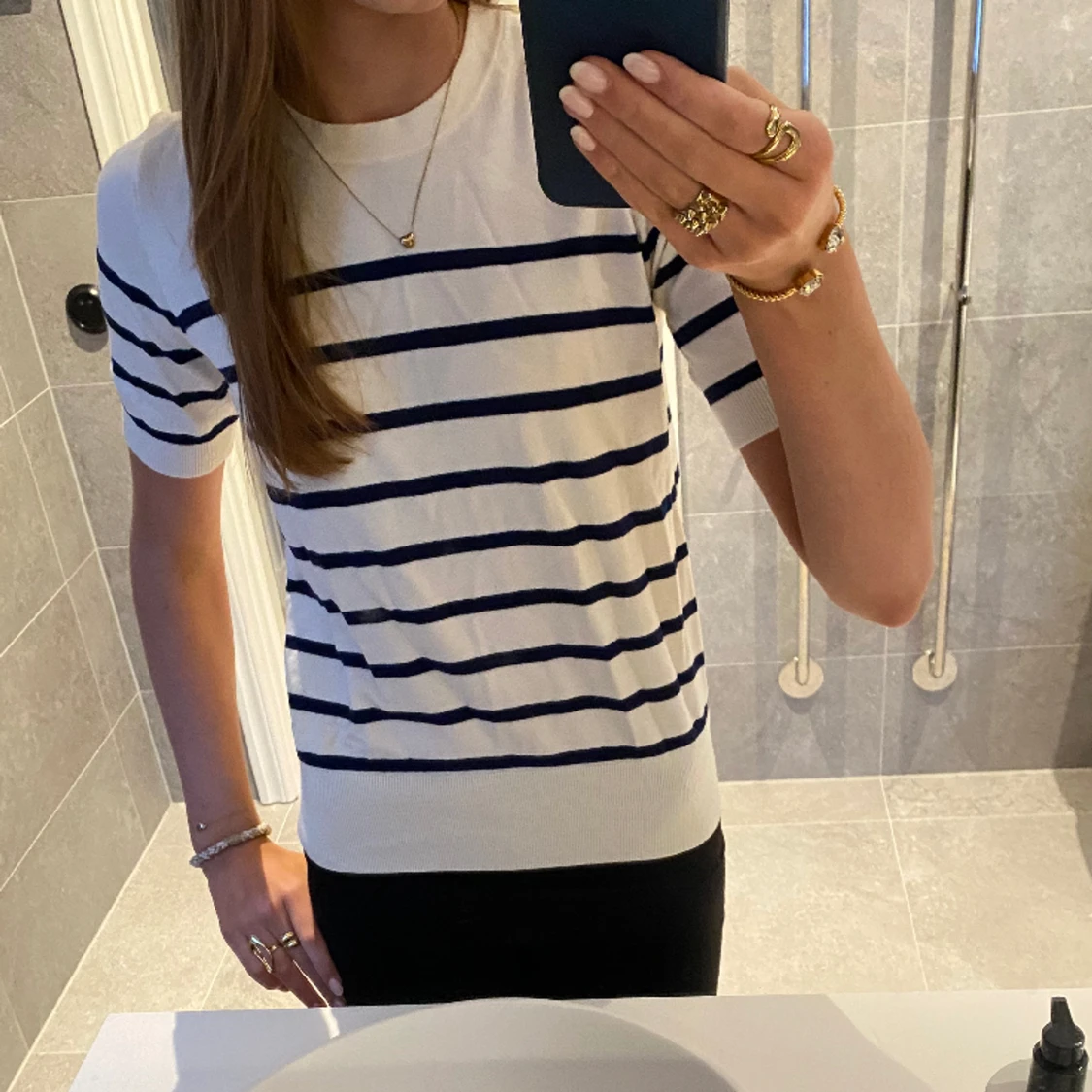 Stickad tröja med kort ärm - 1