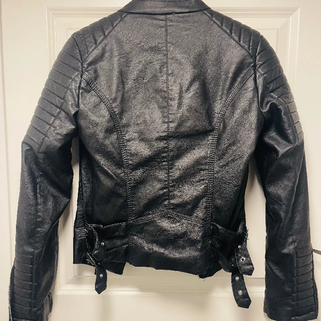 MC-jacka från Voyelles - 90