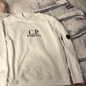Cp company - Mycket fin  äkta cp comany tröja i bra skick  ( Storlek M ) köpt på johnells.  nypris ( 2500 kr ) 