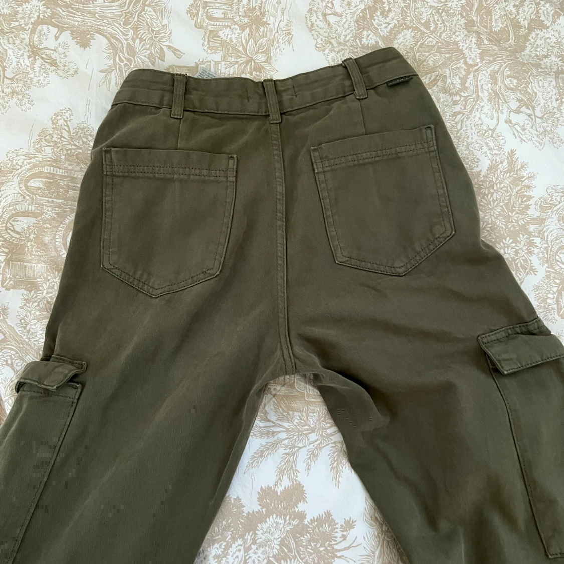 Olivgröna cargopants - 90