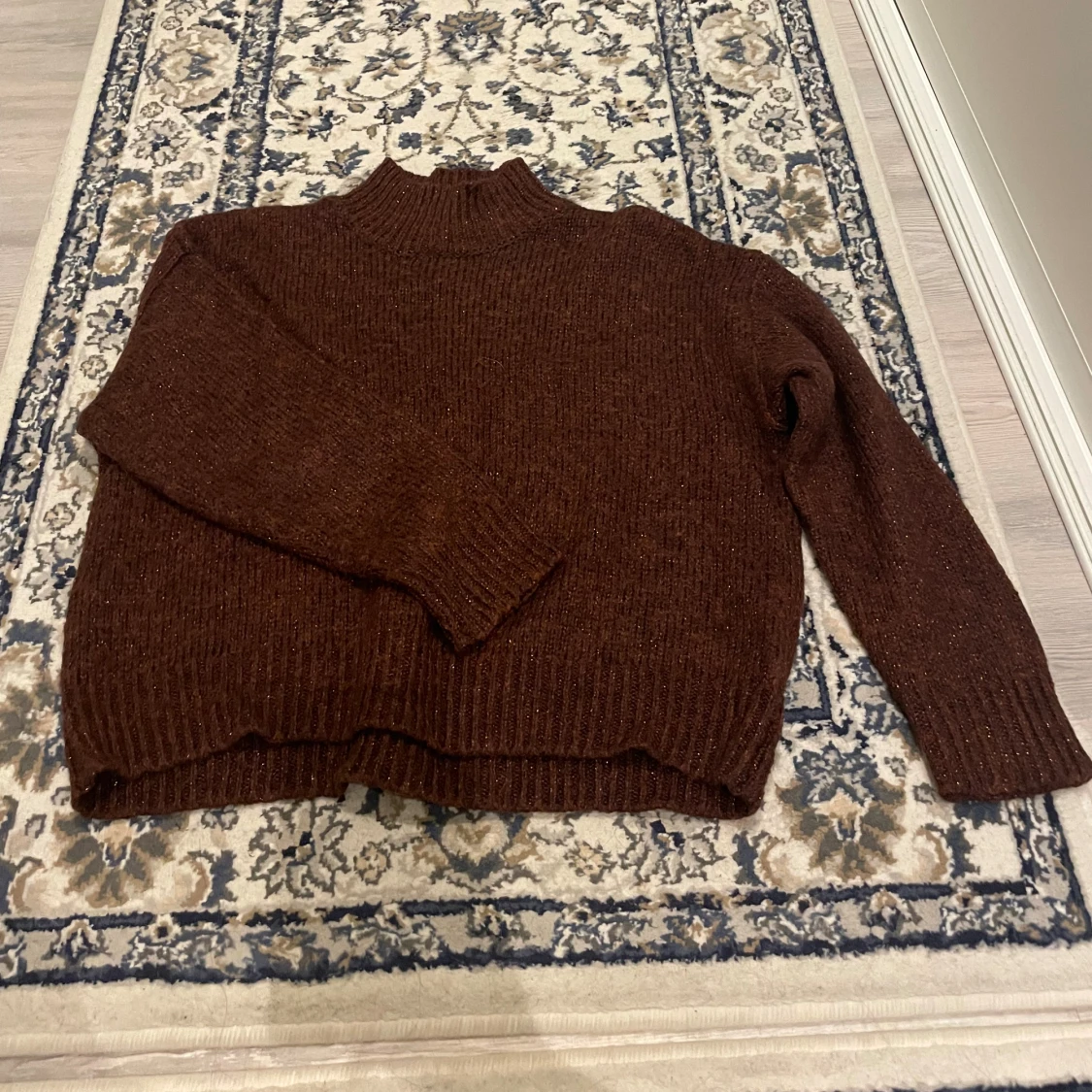 Glittrig stickad tröja - 91