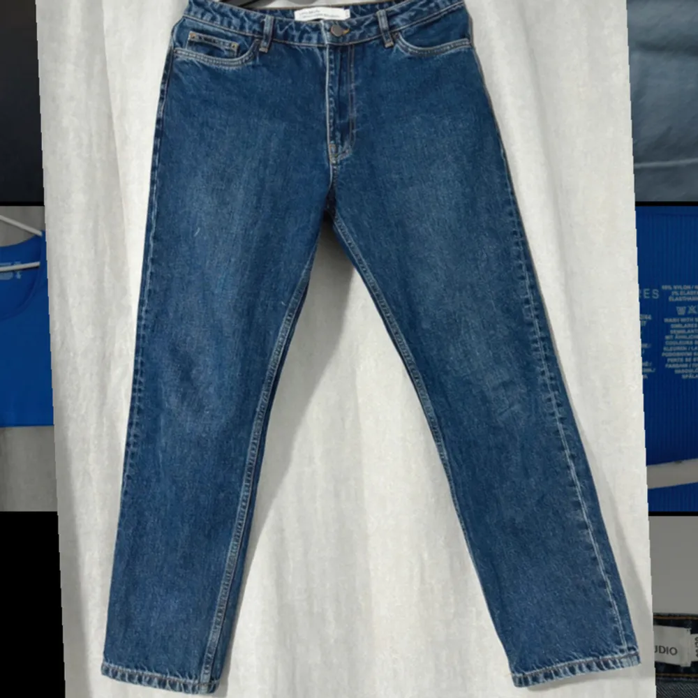 Jag säljer dessa snygga jeansen från veromoda som är använda några gånger men som är i väldigt bra skick. . Jeans & Byxor.