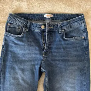 Mid waist bootcut jeans från Gina Tricot i bra skick!!🫶🏻
