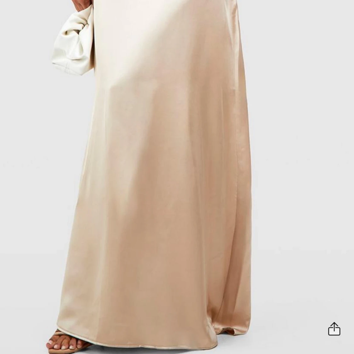 Champagnefärgad balklänning - 90